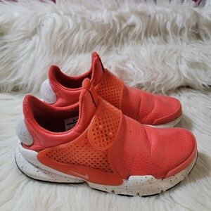 Nike runners/shoes boys
